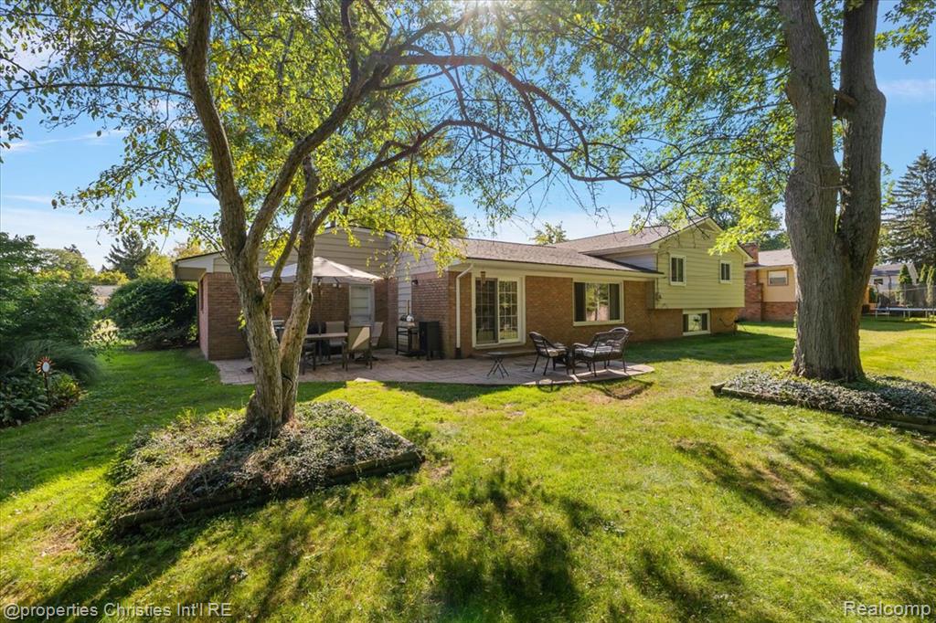 6756 Spruce Drive, Bloomfield Hills, MI 48301 — Photo 34