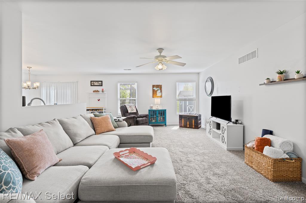 3070 Elk Creek Drive, Swartz Creek, MI 48473 — Photo 9
