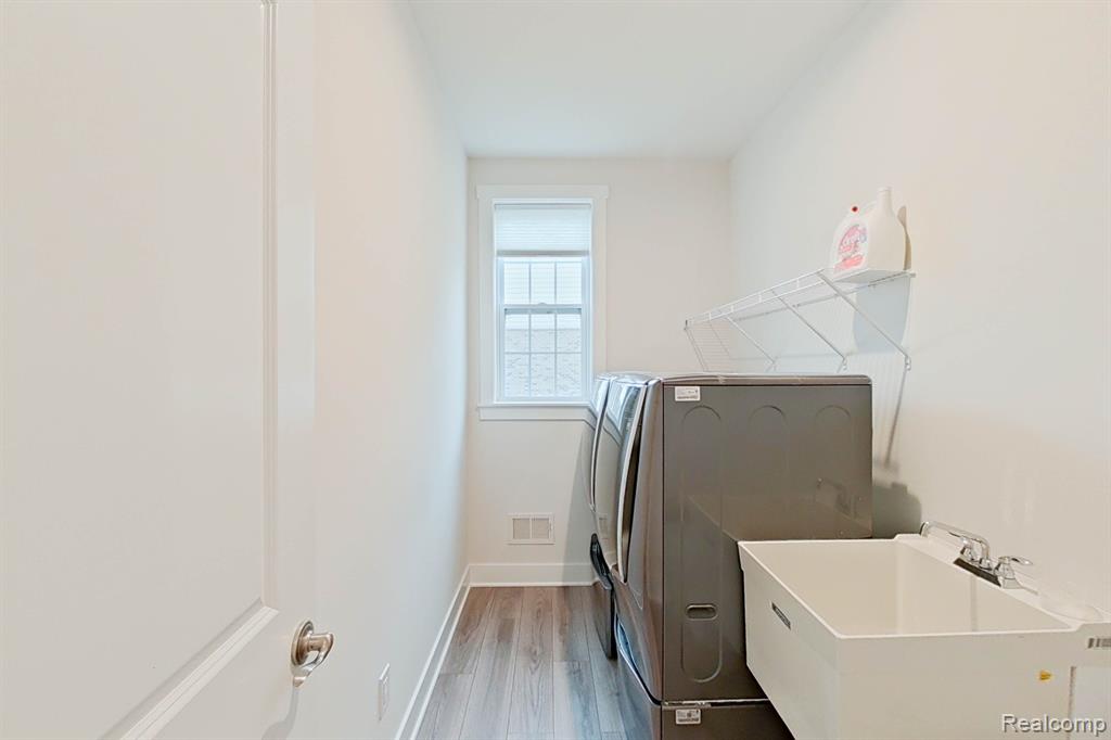 51060 LAUREL Park Drive, Canton, MI 48188 — Photo 27