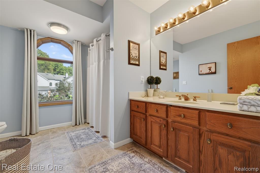 6586 Scenic Pines Court, 43, Clarkston, MI — Photo 34