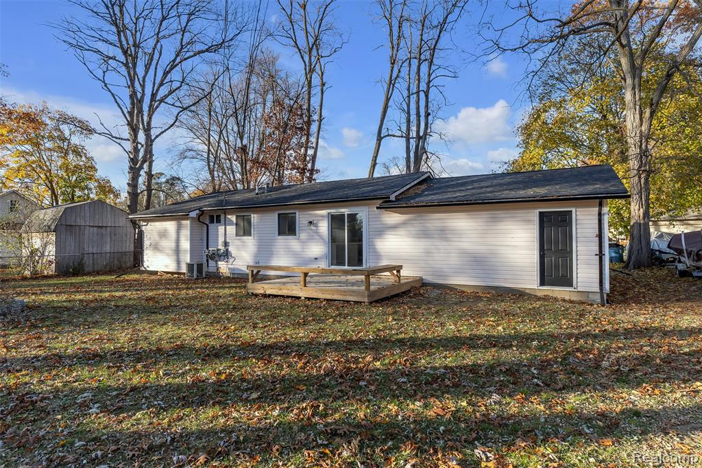 9063 Ashdown Avenue, White Lake, MI — Photo 34