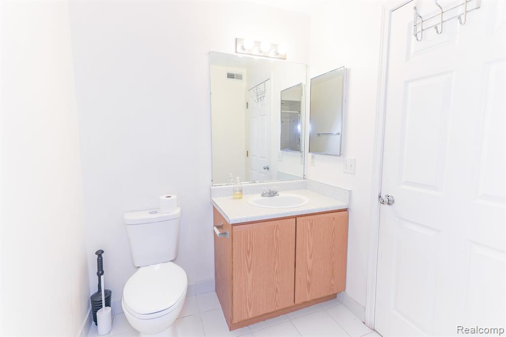 855 BRANDON Avenue, Pontiac, MI 48340 — Photo 13
