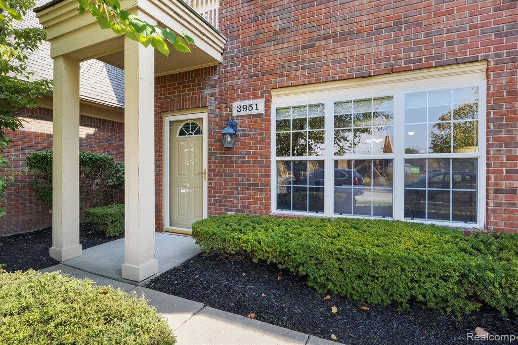 3951 CORNERSTONE Drive, 165, Canton, MI 48188 — Photo 21