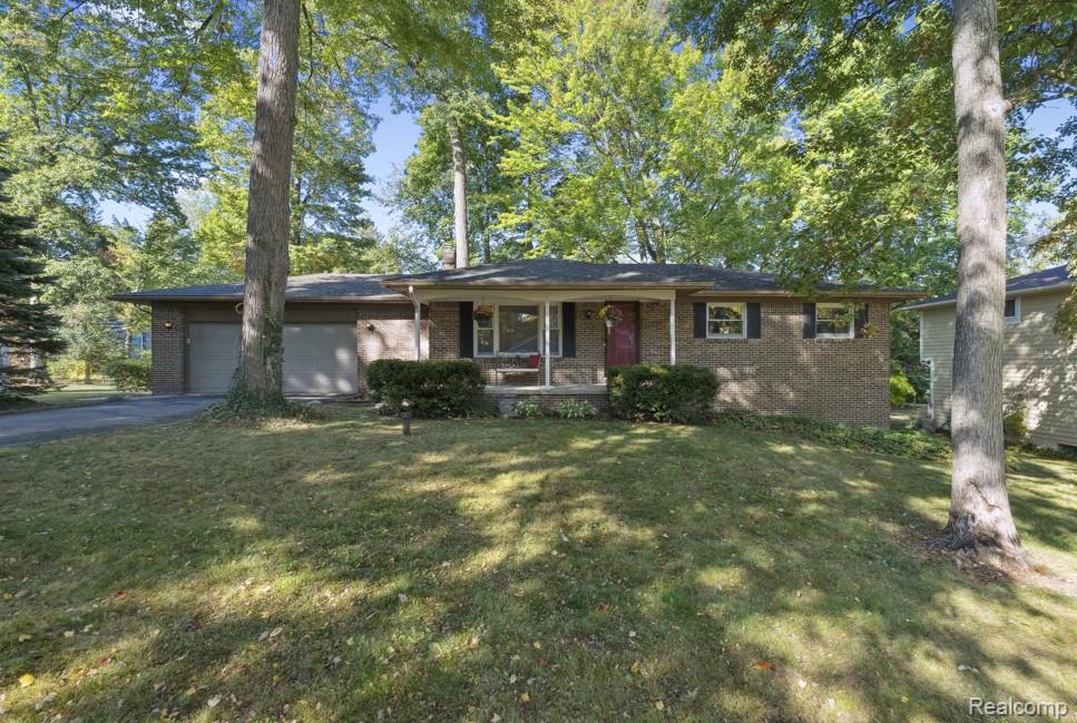 5955 Chickadee Lane, Clarkston, MI — front exterior
