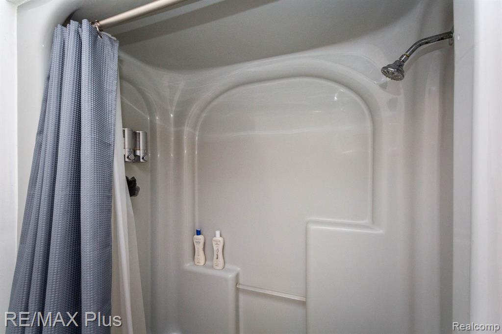 1380 Pratt Drive, Lapeer, MI 48446 — Photo 22
