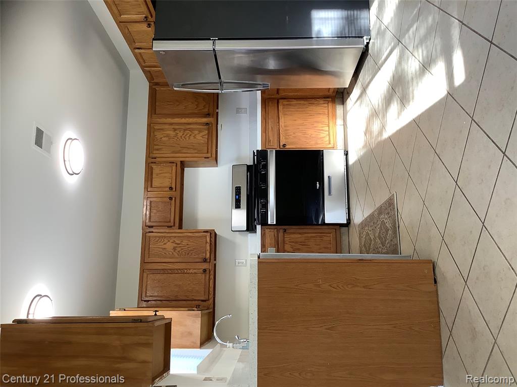 8468 Beatrice, Westland, MI — Photo 11