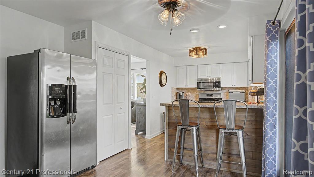 20463 Law Avenue, Brownstown, MI 48183 — Photo 21