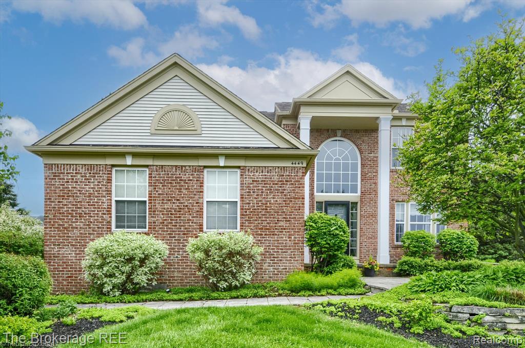 4449 Brighton Drive, Grand Blanc, MI 48439 — Photo 2