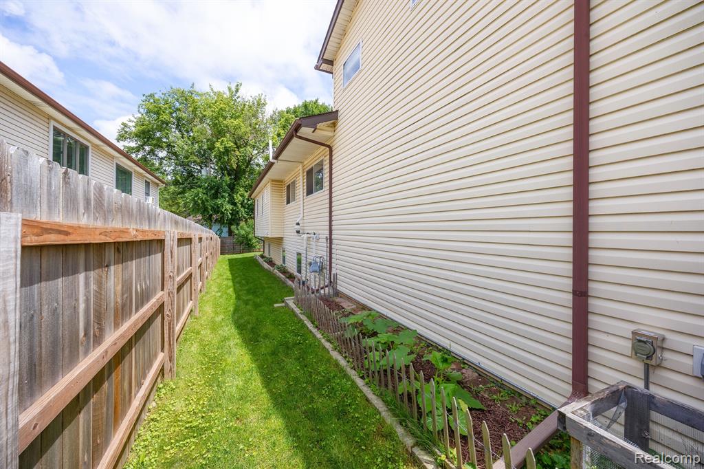 2540 SOUTHLAWN Street, Ypsilanti, MI 48197 — Photo 20