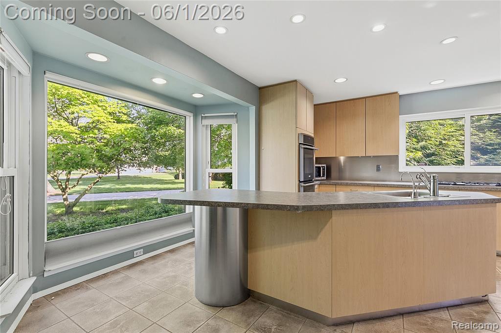 5389 Fox Ridge Circle, West Bloomfield, MI — Photo 15