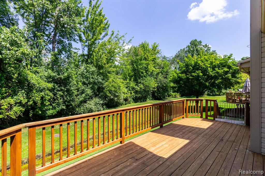 487 N Oak Drive, Commerce Twp, MI 48390 — Photo 46