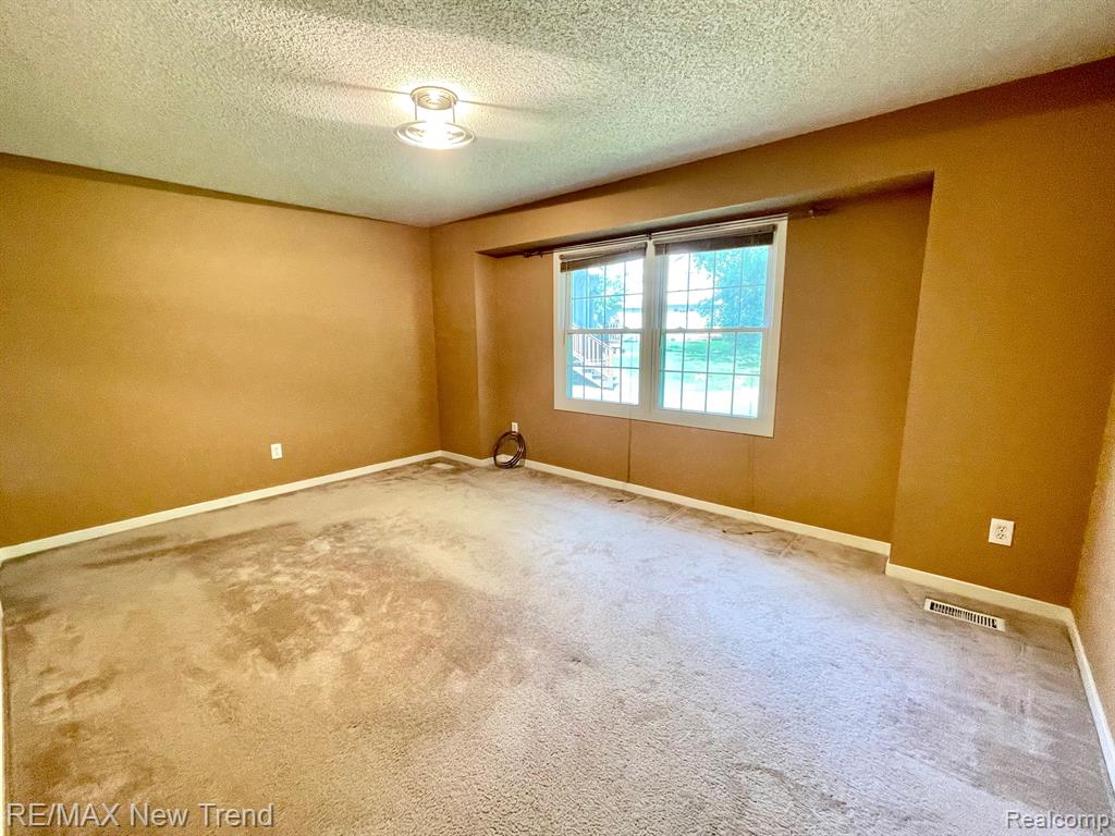 41700 KIRKWOOD Drive, Novi, MI — Photo 6