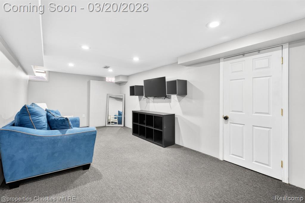 1922 Norwood Drive, Grosse Pointe Woods, MI 48236 — Photo 34