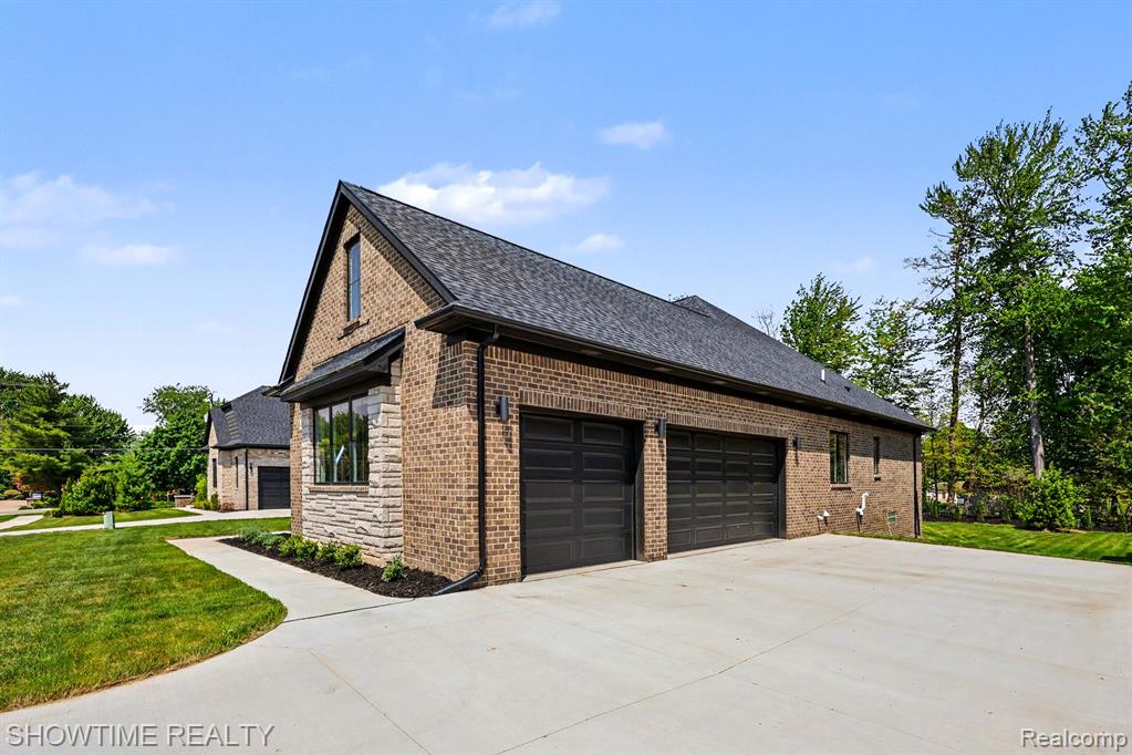 11695 ENCORE Drive, Utica, MI 48315 — Photo 3