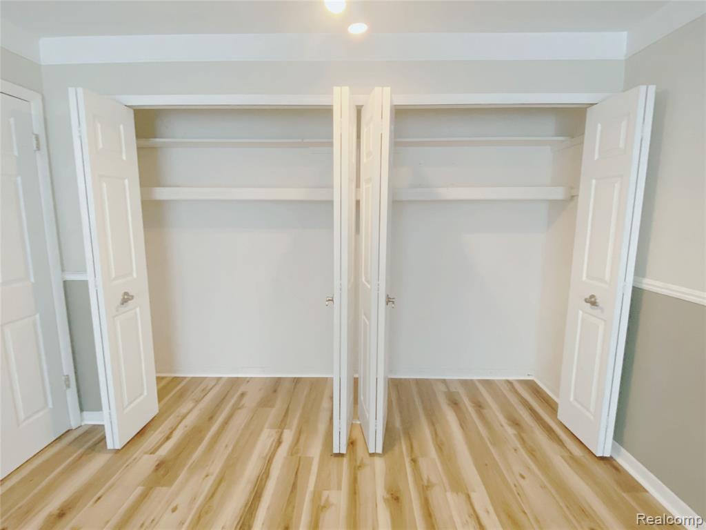 407 Fox Hills Drive N, Bloomfield Hills, MI 48304 — Photo 18