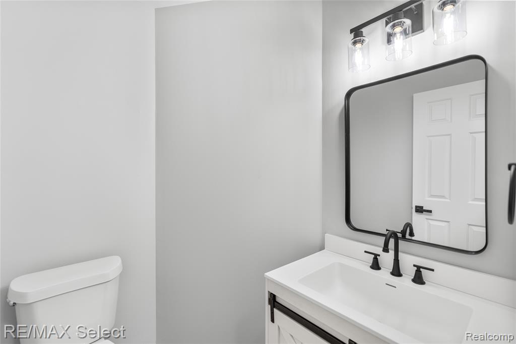 8455 Deer Field Drive, Davison, MI 48423 — Photo 9