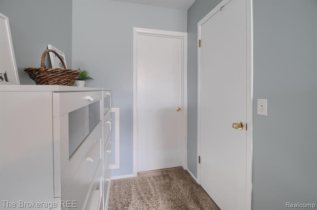 5523 OLD FRANKLIN Road, Grand Blanc, MI 48439 — Photo 11