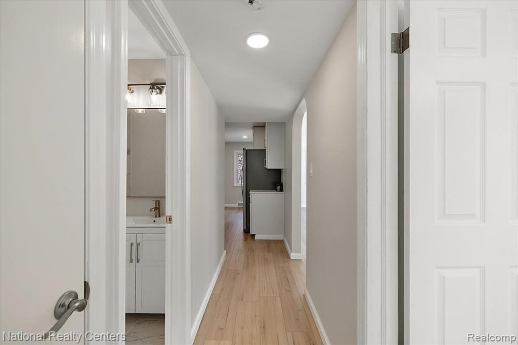 1938 Beverly Street, Keego Harbor, MI 48320 — Photo 26