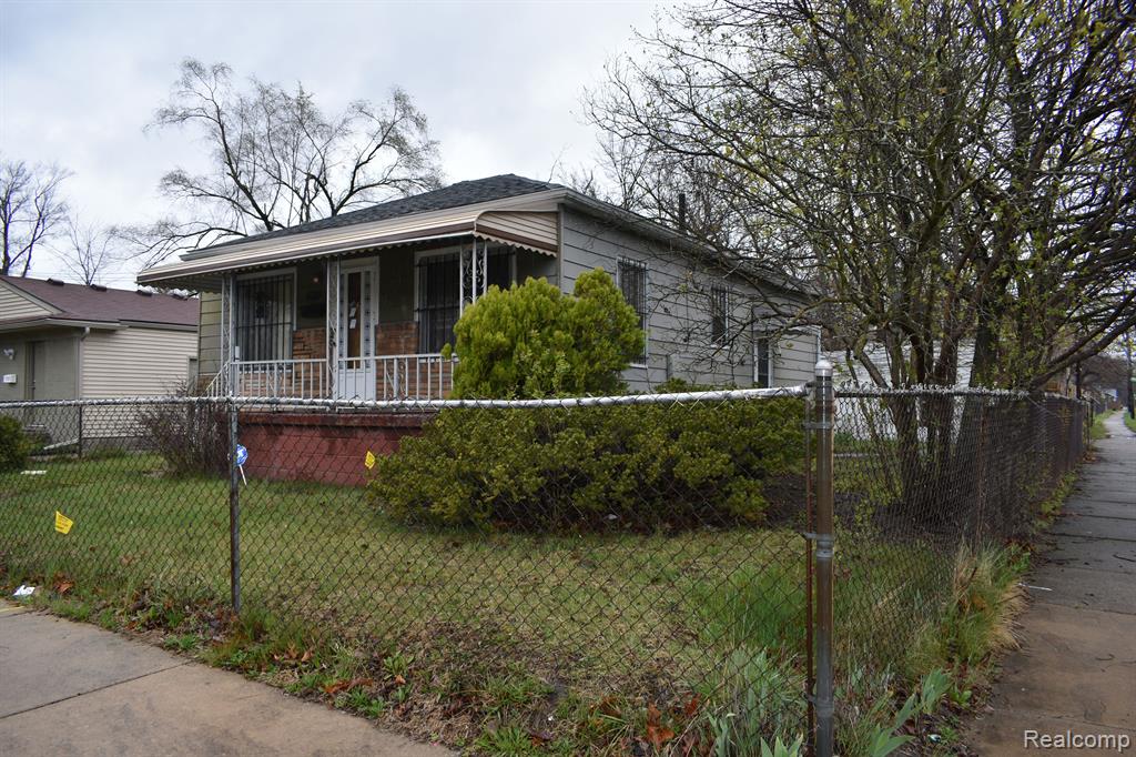 21004 PARKSIDE Boulevard, Ferndale, MI 48220 — Photo 2