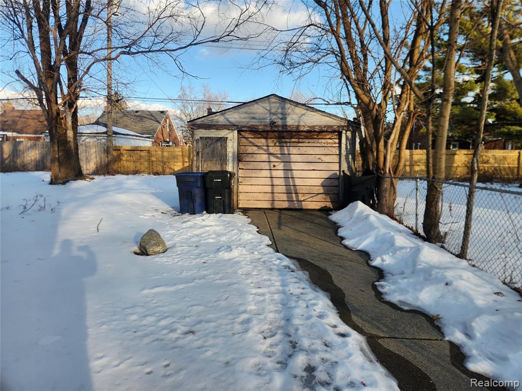 19160 Strasburg Street, Detroit, MI 48205 — Photo 8