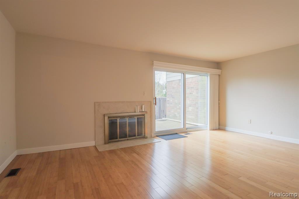 1816 SHIRE, Royal Oak, MI 48073 — Photo 6