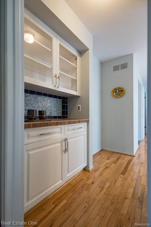 930 BRIDGE PARK Drive, Troy, MI 48098 — Photo 5