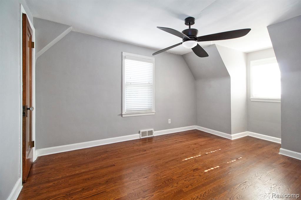 6847 Yinger Avenue, Dearborn, MI 48126 — Photo 18