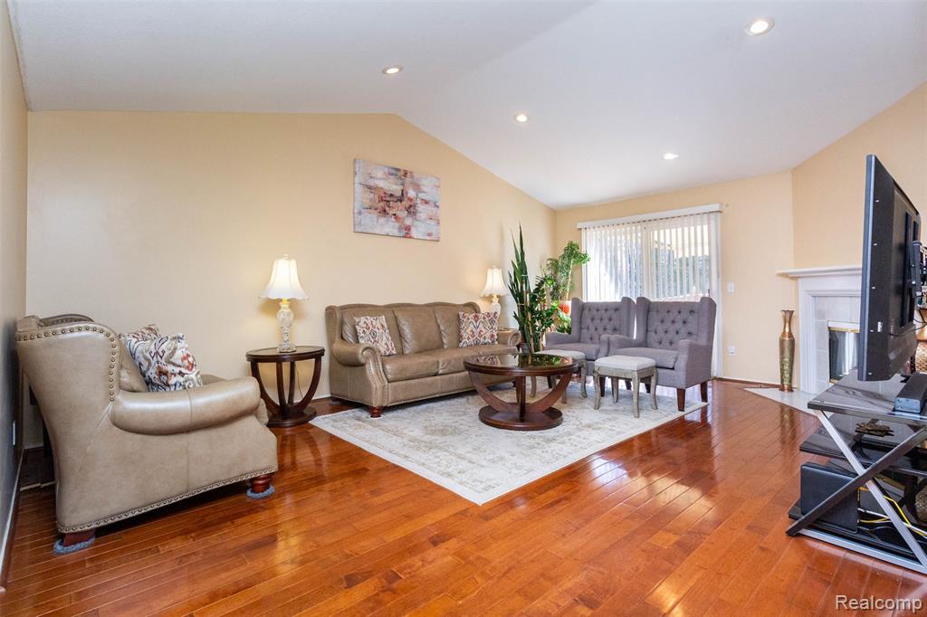 448 Ravencrest Lane, 50, Westland, MI — Photo 6
