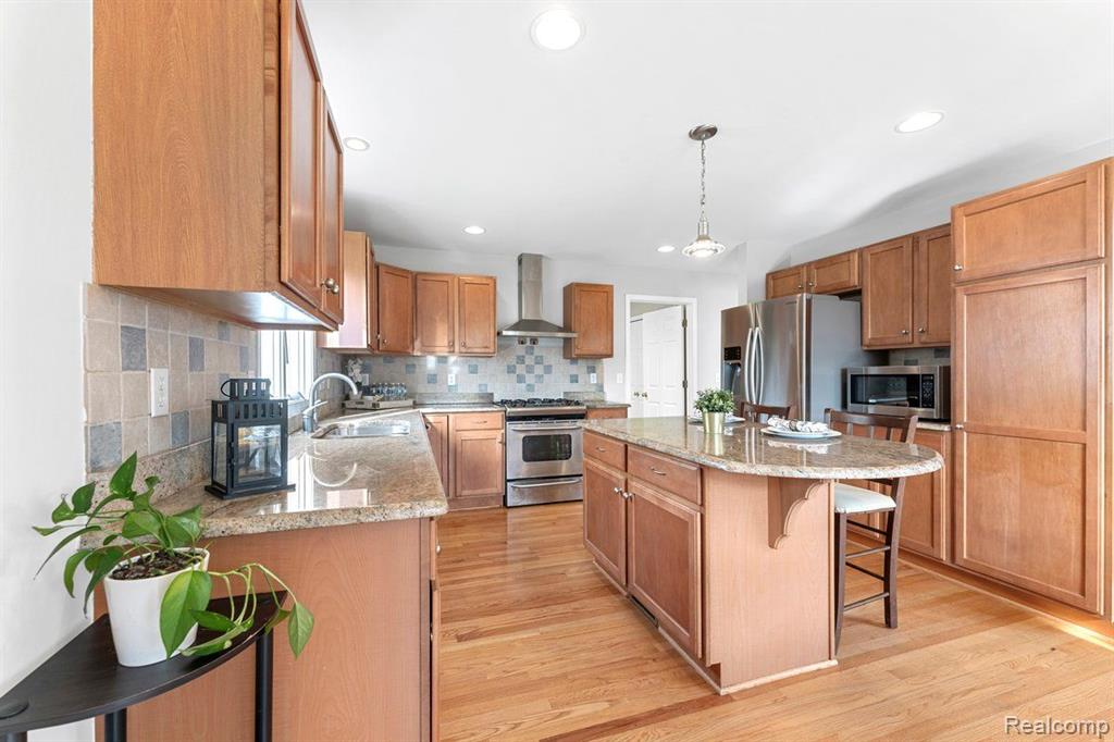 348 PEMBROKE Drive, Saline, MI 48176 — Photo 8