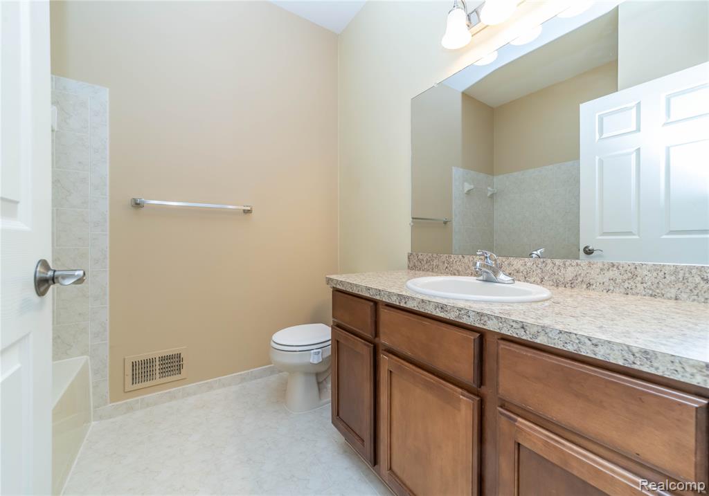 5143 Parsley Drive, Utica, MI 48316 — Photo 16