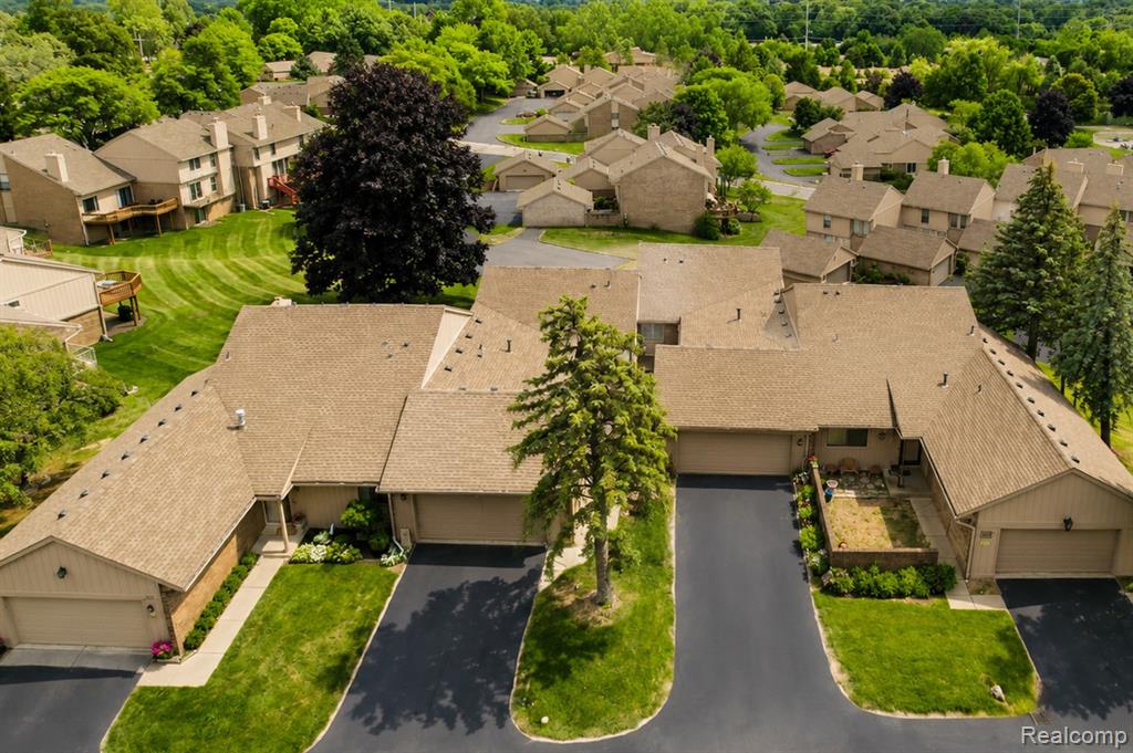 35457 Heritage Court, Farmington, MI 48335