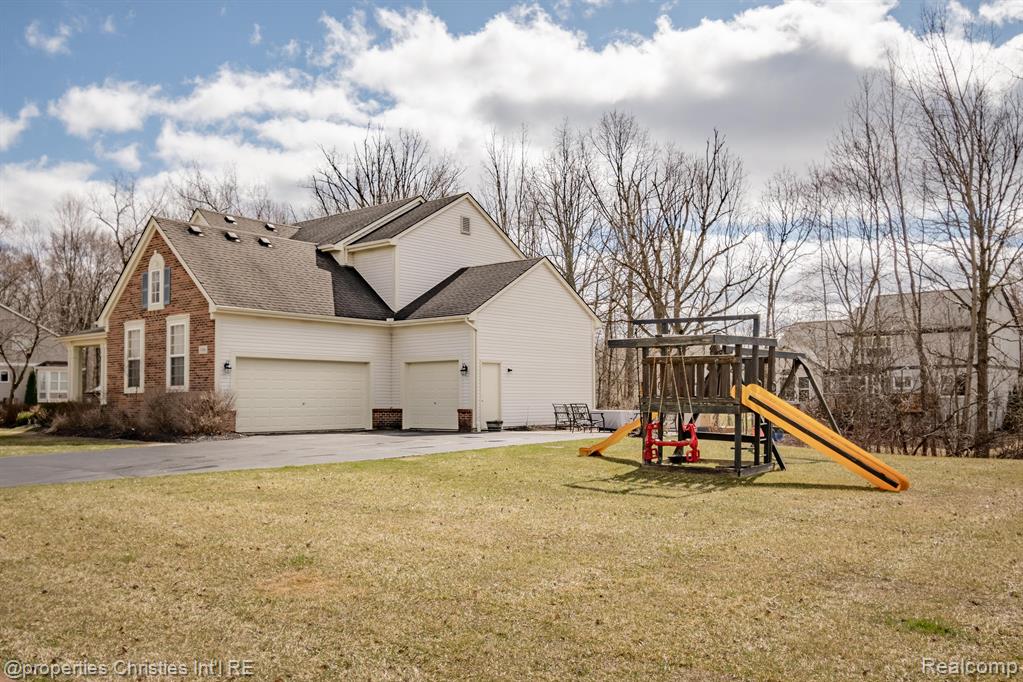 5946 OAK BEND Court, Howell, MI 48843 — Photo 57