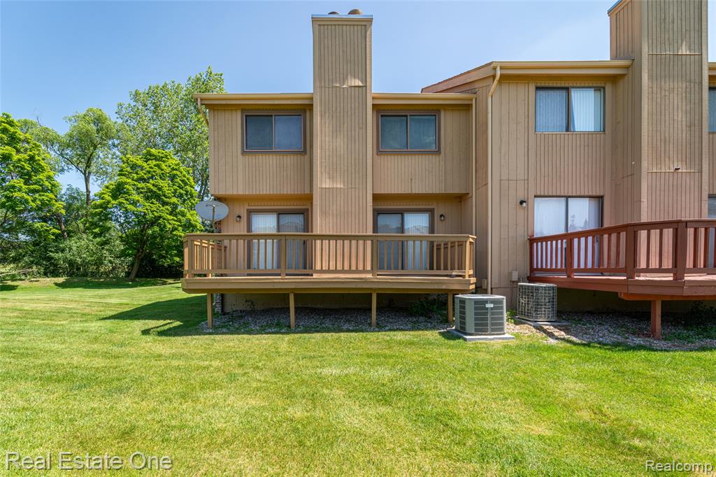 6250 Potomac Circle, West Bloomfield, MI — Photo 38
