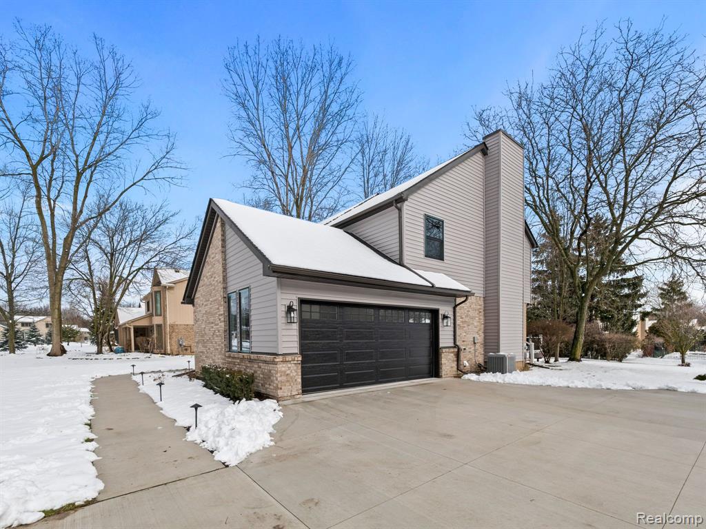 6866 SERENITY Drive, Troy, MI 48098 — Photo 37