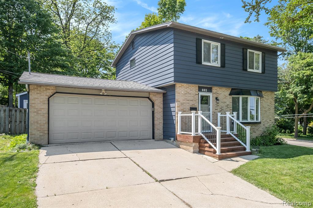 602 Davis Street, Fenton, MI 48430 — Photo 4