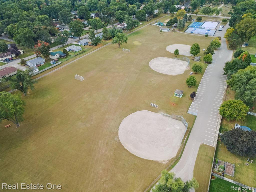 2436 Woodlawn Street, Wolverine Lake, MI 48390 — Photo 61