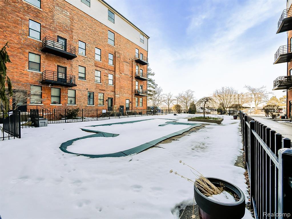 6533 East Jefferson, 238, Detroit, MI 48207 — Photo 24