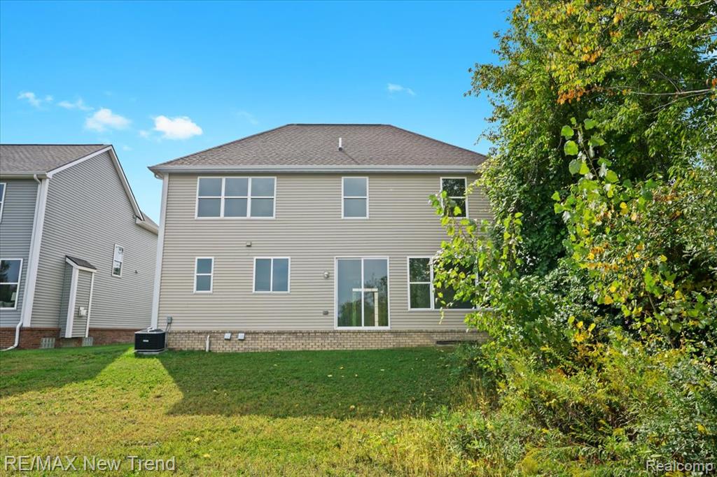 3022 E Theodore Street, Wixom, MI 48393 — Photo 40