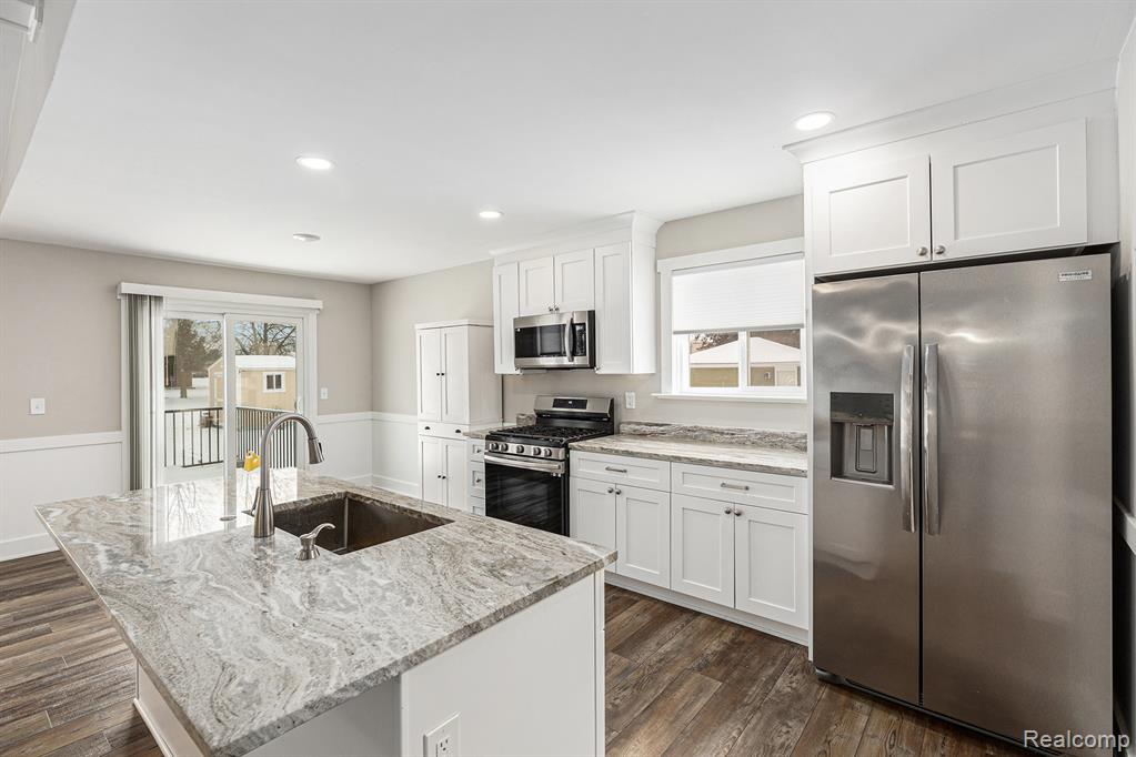 7725 Mary Lou Court, Shelby Twp, MI 48317 — Photo 8