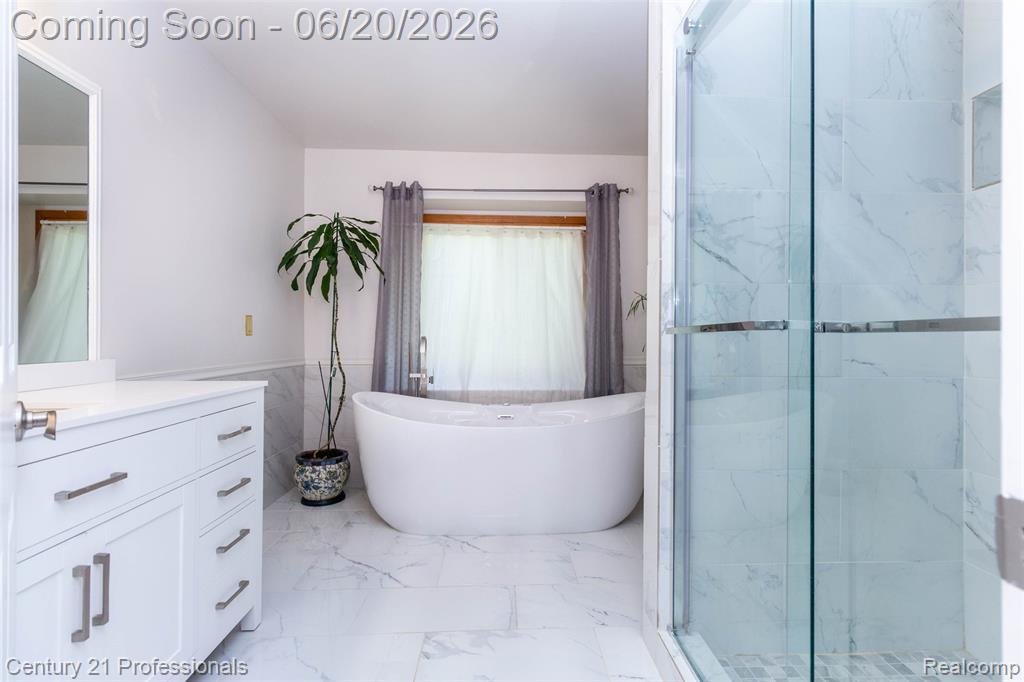 6241 Smithfield Drive, Troy, MI 48085 — Photo 20