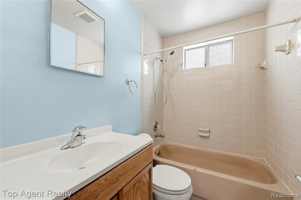 475 W Breckenridge Street, Ferndale, MI 48220 — Photo 18