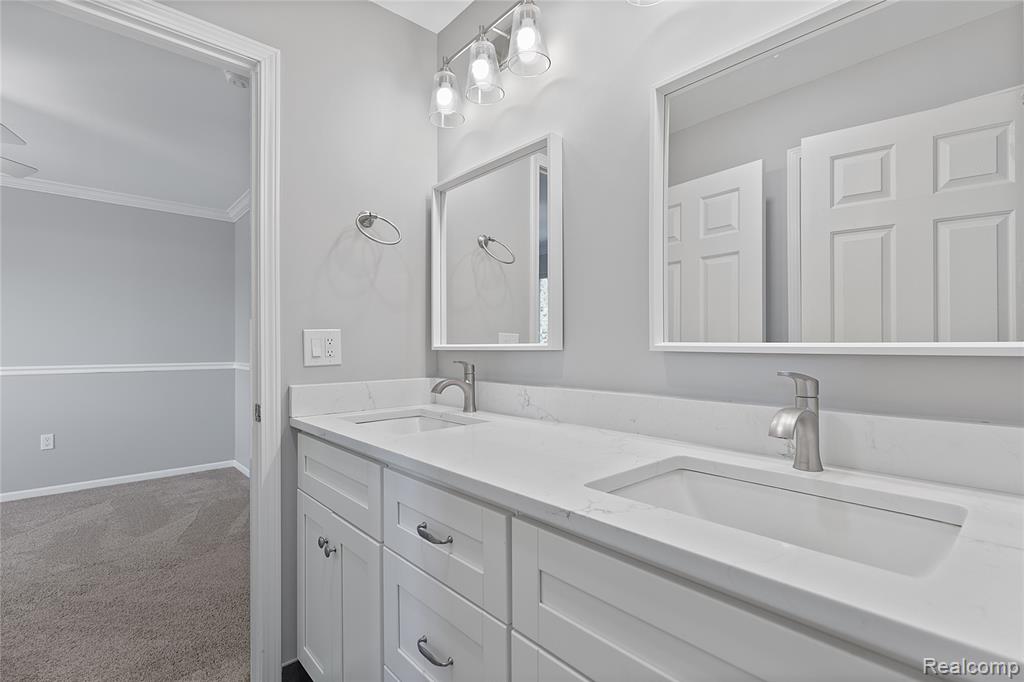 4360 Carriage Hill Court, Oakland, MI 48306 — Photo 44