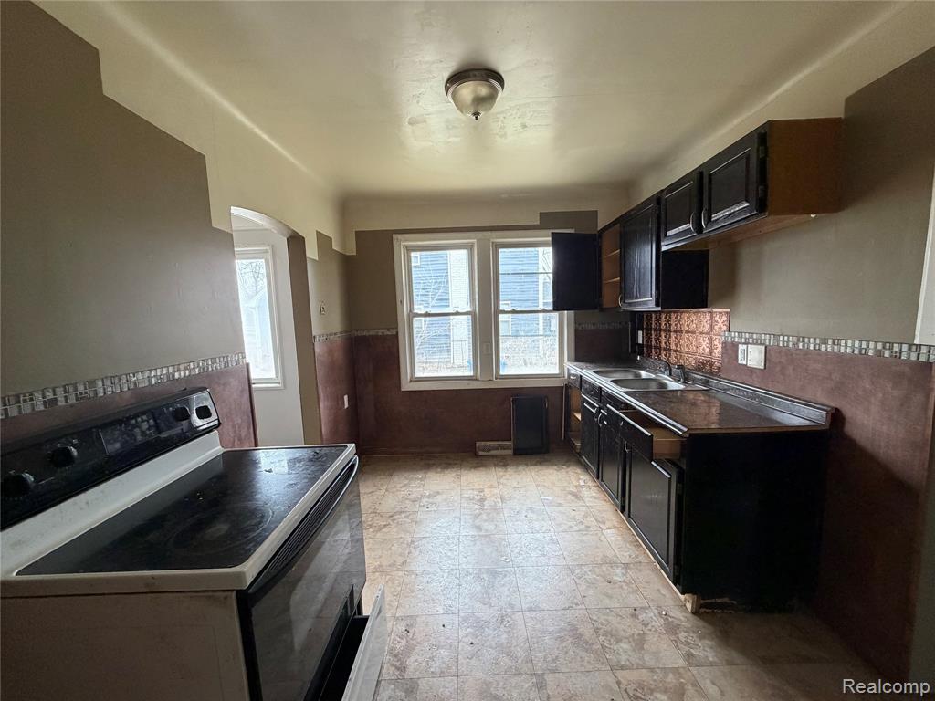 8249 Packard Avenue, Warren, MI 48089 — Photo 9