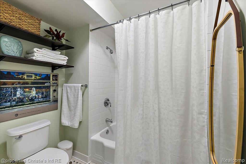15 E KIRBY Street, 825, Detroit, MI 48202 — Photo 50