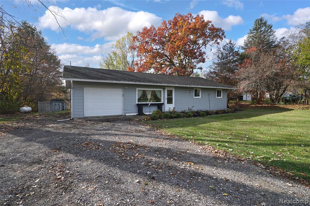 5191 Pratt Road, Metamora, MI 48455 — Photo 2