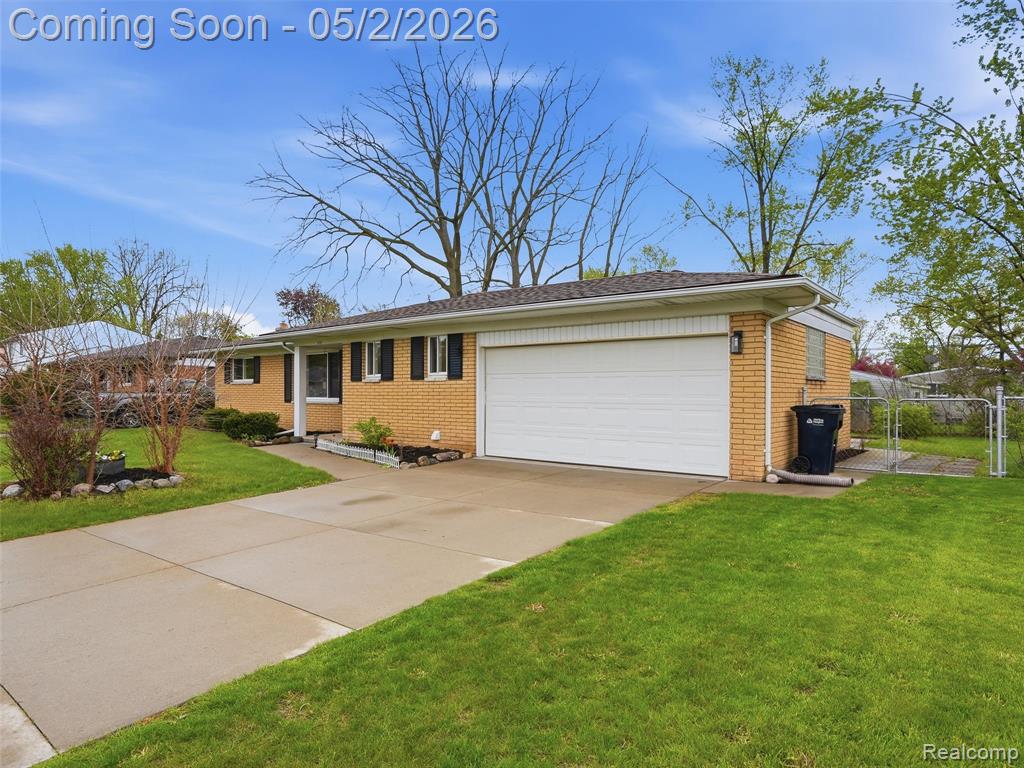 8618 Alwardt Drive, Sterling Heights, MI 48313 — Photo 2