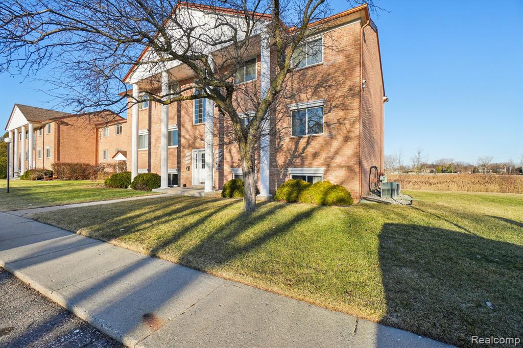 51288 Johns Drive, 7, New Baltimore, MI 48047 — front exterior