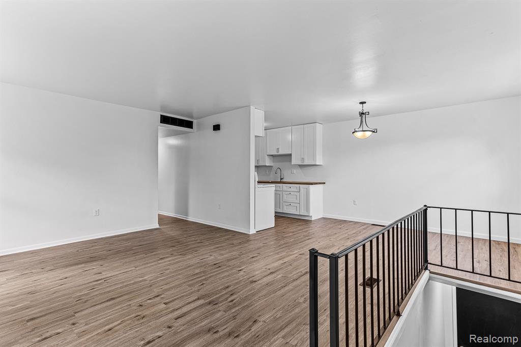 39523 VILLAGE WOOD Road, Novi, MI — Photo 5