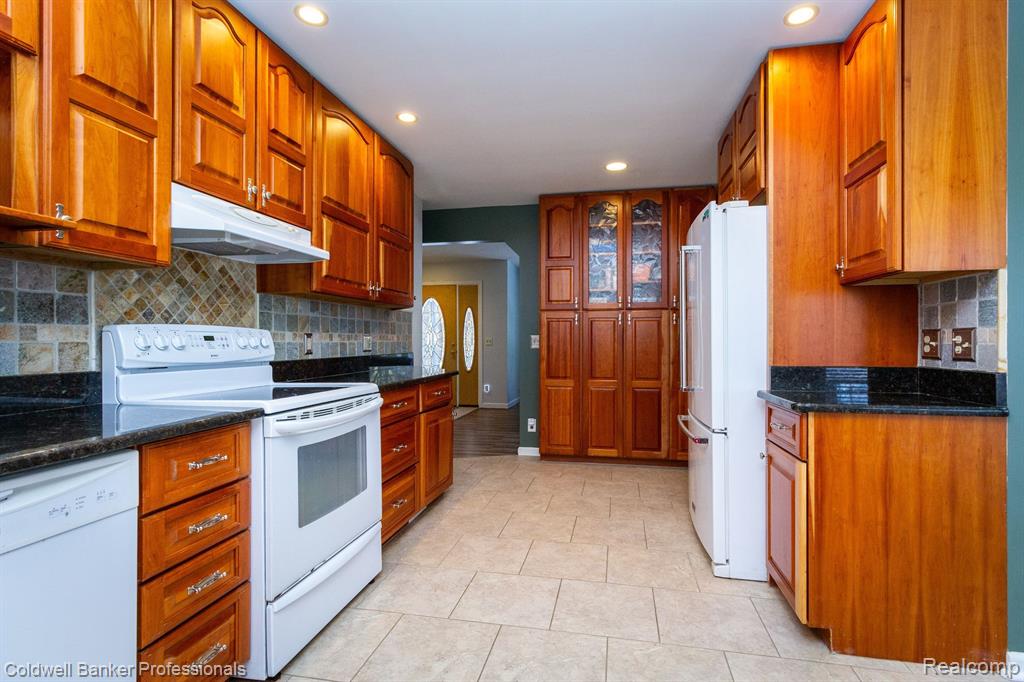 811 RAMSGATE Lane, Oxford, MI 48371 — Photo 11