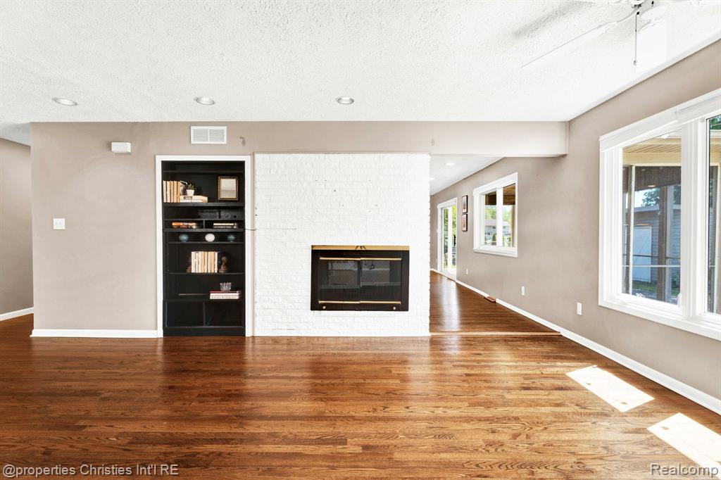 1700 MADDY Lane, Keego Harbor, MI 48320 — Photo 16